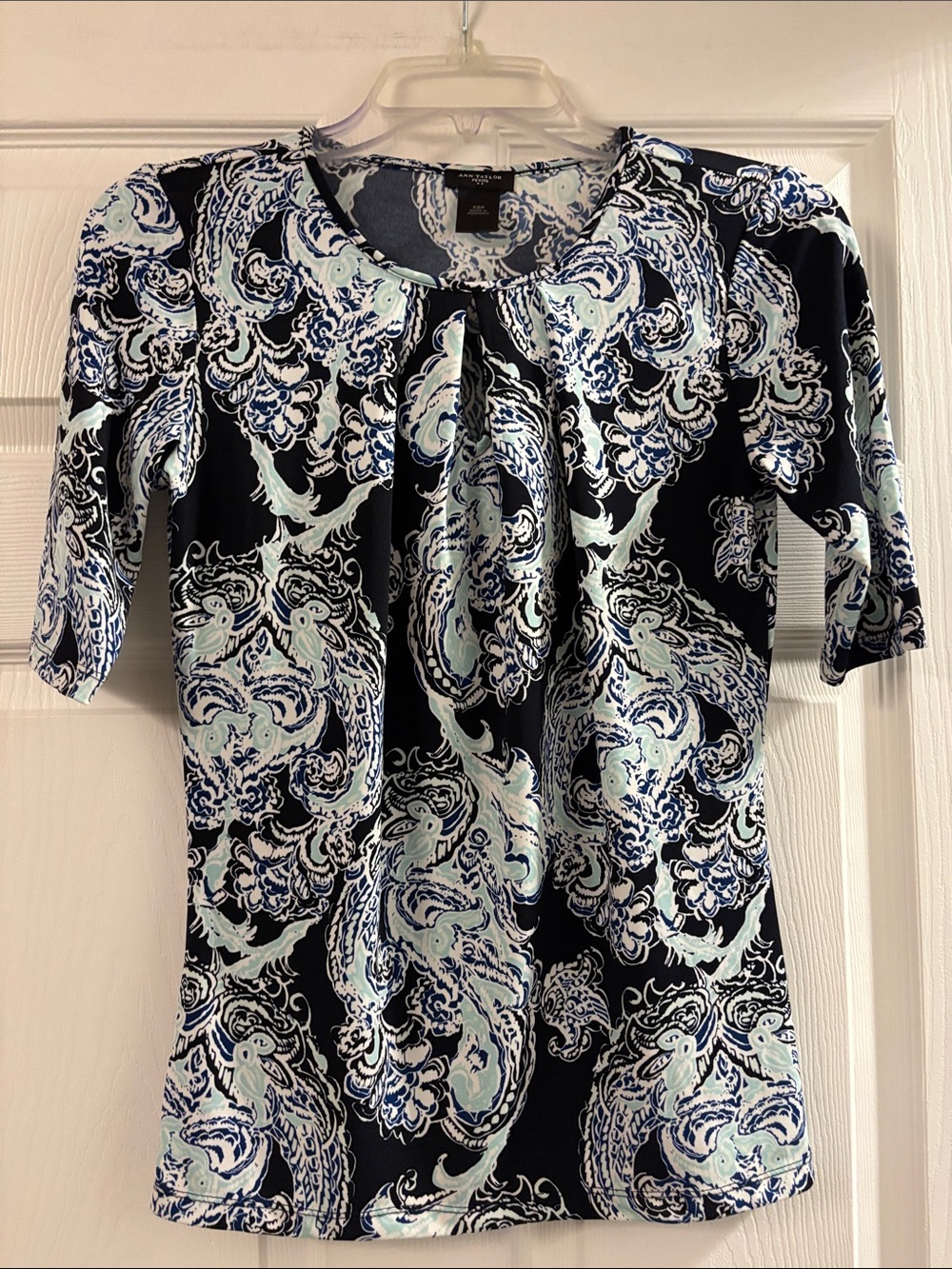 Ann Taylor Black Paisley-Print Short Sleeve Scoop Neck Top